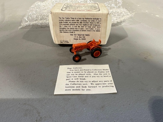 The Toy Tractor Times - Collector Series Allis-Chalmers "B" NIB