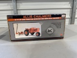 SPECCAST - 1/16 Die Cast Classic Series Allis-Chalmers D-14 LP Gas Tractor W/ No. 254 New Idea Mower