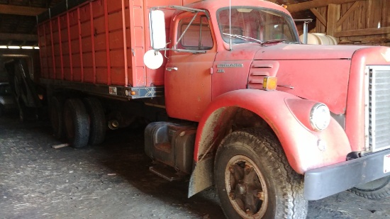 ’68 IH R-190 SA Grain Truck w/18’ Midwest Bed, Twin Cyl. Hoist, 549 Gas Eng., 5 Spd. w/3 Pt. Rear Ax