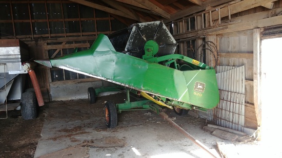 JD 920 Grain Head w/Poly Skids & Fingers, Sells w/HM Header Cart;