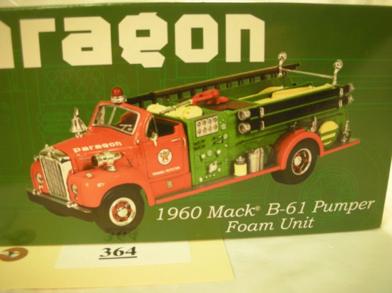 FIRST GEAR 1960 Mack B-61 Pumper Foam Unit Paragon #19-2368