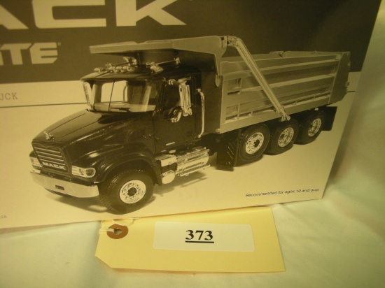 FIRST GEAR Mack Granite Heavy-Duty Dump Truck 1:34 scale Cappello #19-3089