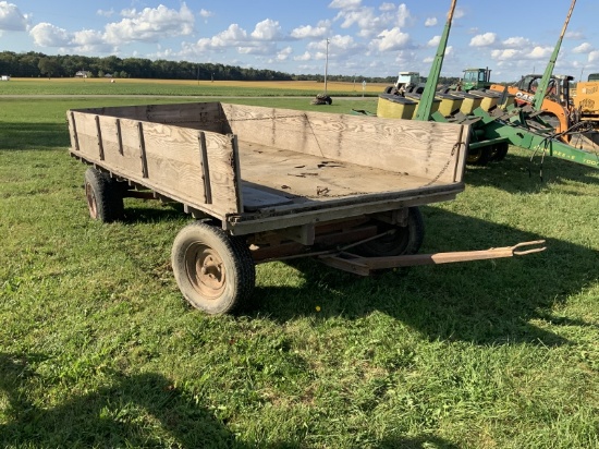 Flat Bed Wagon 14' w/grains side and factory gear