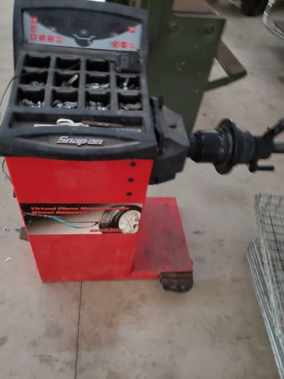 Snap On tire balancer