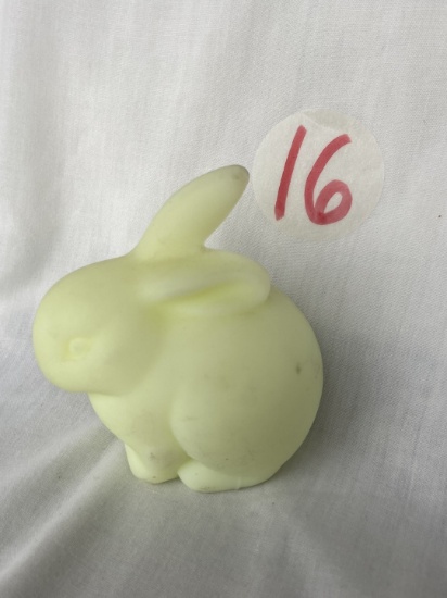 Fenton Rabbit, Lime sherbet satin figurine