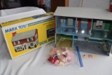 Metal Doll House w/original box *