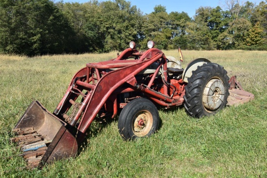 Ford 801 Powermaster Tractor w/ Wagner front end loader and Ford chunk wheel weights