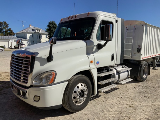 2014 Freightliner Semi Tractor