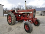 IH 856 Tractor