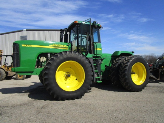 2005 John Deere 9220 Tractor