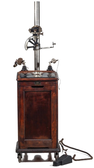 A VICTOR X-RAY MACHINE NO A 869 IN MAHOGANY CASE C 1920