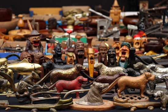 LIFETIME COLLECTION FEATURING 100s OF GOOD NUTCRACKERS