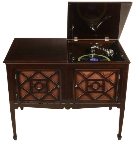A STARR SINGING THROAT FLOOR MODEL PHONOGRAPH