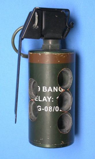 Us Military Issue Nine Banger Flash Bang Grenade Inert A Firearms Military Artifacts Military Artifacts Online Auctions Proxibid