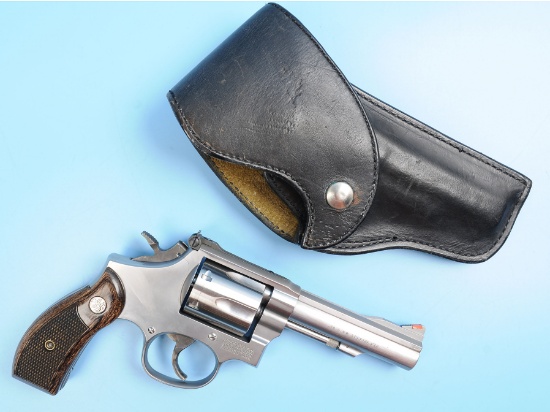 Smith & Wesson Model 67-3 Stainless Steel Double-Action 38 Spl Revolver + Holster FFL:CCJ1926 (WDD1)