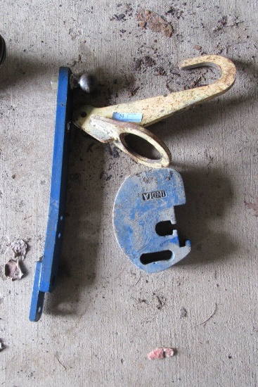 ASSORTED TRACTOR PARTS INCLUDING WEIGHT HOOK AND HITCH
