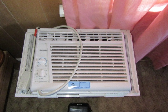 BLACK & DECKER WINDOW AIR CONDITIONER AND ELECTRIC HEATER