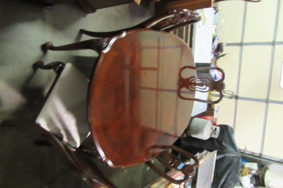 DINING ROOM TABLE WITH 6 CHAIRS AND ONE LEAF