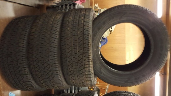 4 GOODYEAR WRANGLER 265/ 60 R18 TRUCK TIRES (LESS THAN 5K MILES)