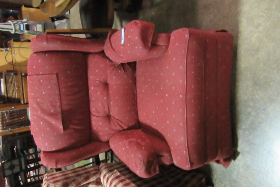 EARLY AMERICAN STYLE ROCKER RECLINER