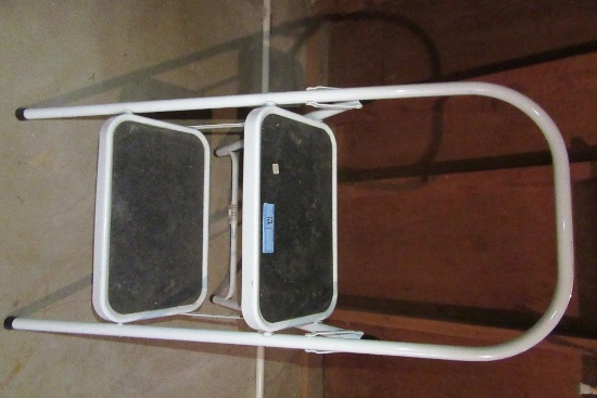 MACO TWO STEP LADDER