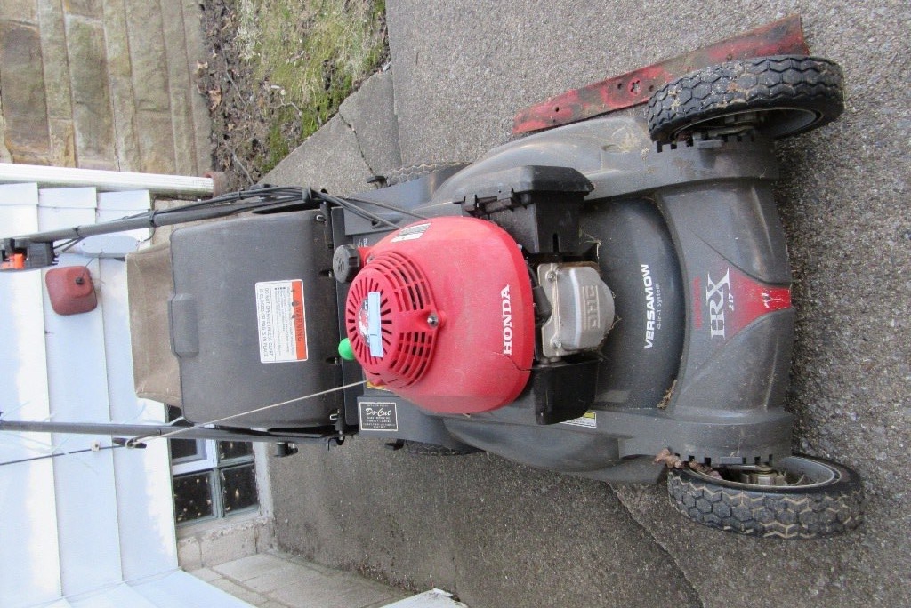 Lot Honda Versamow Hrx 217 Self Propelled 4 In 1 Mower With Bagger Model Numbe Honda Versamow Hrx 217 Self Propelled 4 In 1 Mower With Bagger