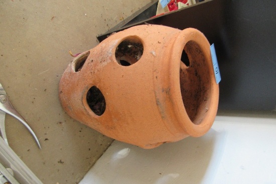 CERAMIC PLANT POT