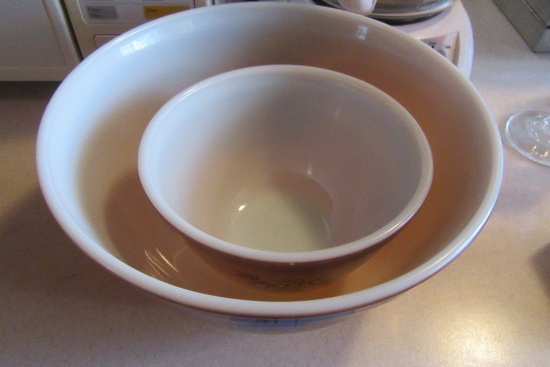 2 PYREX MIXING BOWLS