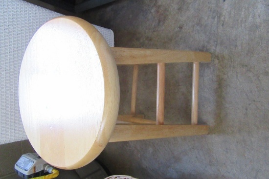 WOOD STOOL