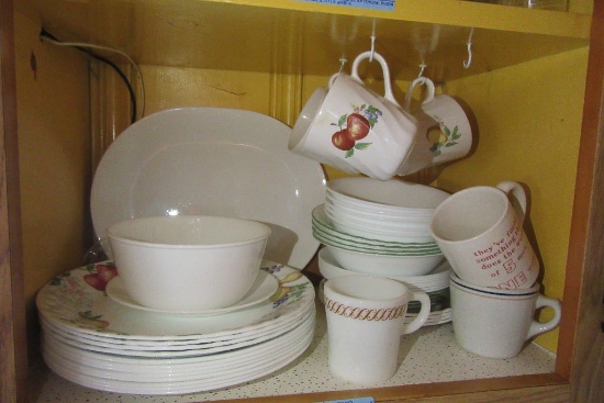 SET OF CORELLE DISHES