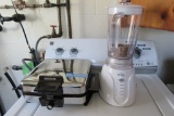 TOASTMASTER WAFFLE MAKER AND RIVAL BLENDER