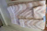JCPENNEY HOME COLLECTION TOWELS AND THROW RUG