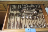 SET OF STAINLESS FLATWARE