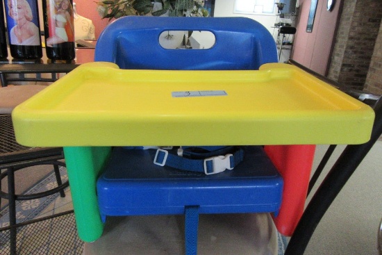 SAFETY FIRST BOOSTER SEAT WITH TRAY