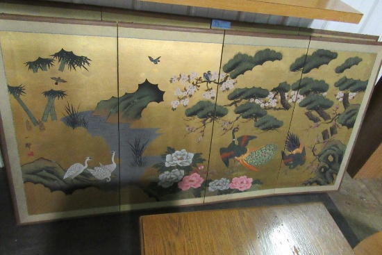 36 INCH HIGH ORIENTAL DESIGN SCREEN. APPROXIMATELY 6 FEET LONG