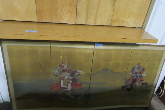 36 INCH HIGH AND APPROXIMATELY 6 FEET LONG ORIENTAL FIGURE SCREEN