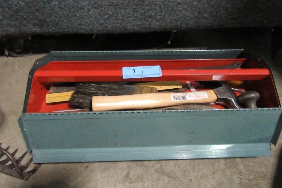 WIZARD HEAVY DUTY TOOL BOX AND ASSORTED CONTENTS