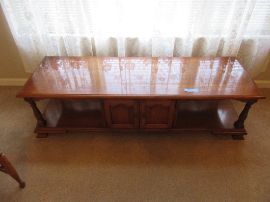 WOODEN COFFEE TABLE WITH DOORS