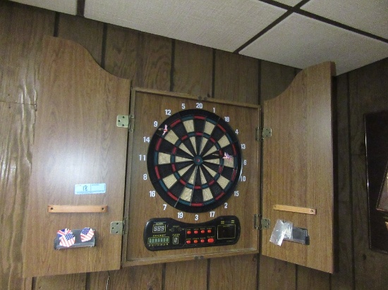 WALL DART BOARD