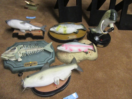 LOT OF HANGING BATTERY OPERATED FISH PLAQUES