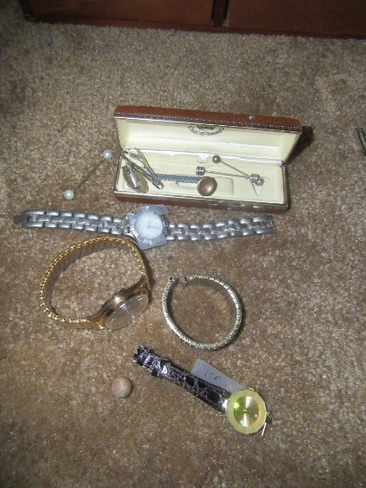 ASSORTED WATCH PIECES AND WATCHES