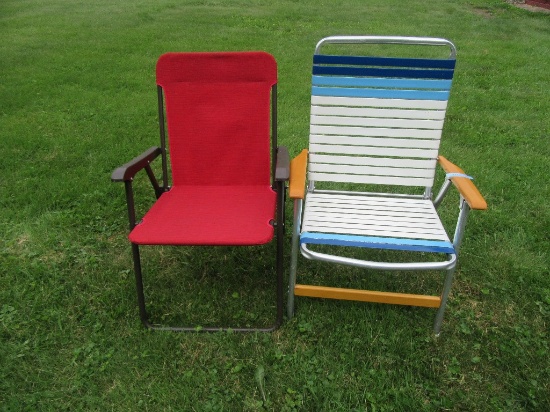 PAIR OF FOLDING LAWN CHAIRS
