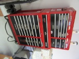 CRAFTSMAN BALL BEARING GRIP LATCH HEAVY DUTY TOOL BOX WITH CASTERS 68