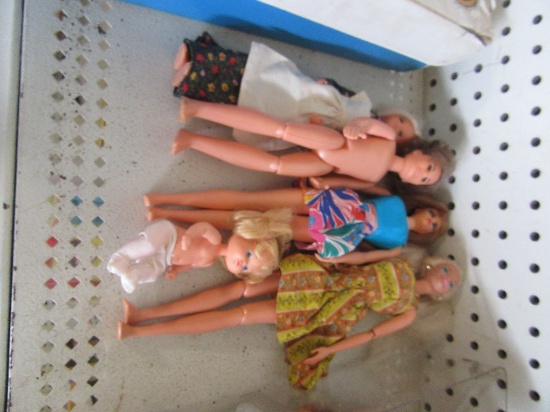 ASSORTED BARBIE STYLE DOLLS