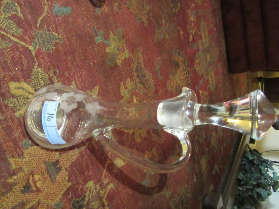 ETCHED GLASS POURING DECANTER WITH STOPPER