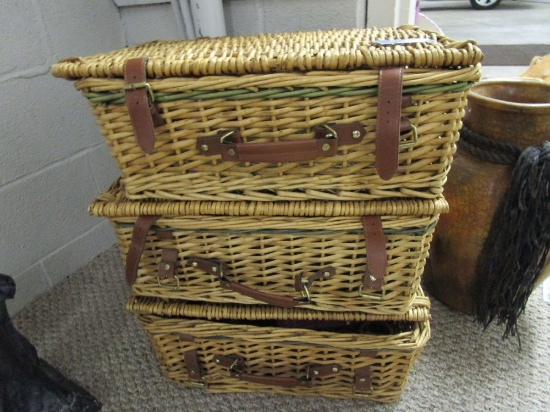 3 REED SUITCASES