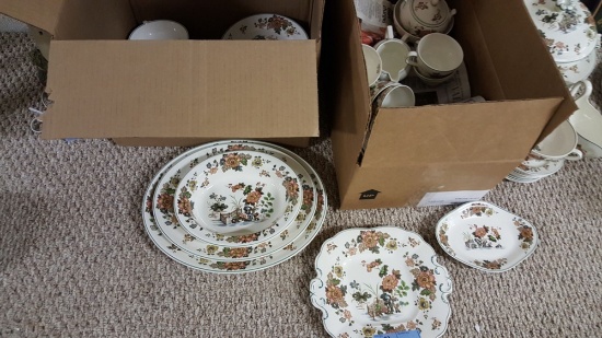 SERVICE FOR 12 WEDGEWOOD EASTERN FLOWERS PATTERN DINNERWARE. INCLUDES CUPS,