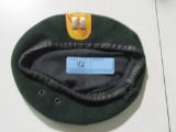 GREEN MILITARY BERET. NO SIZE.