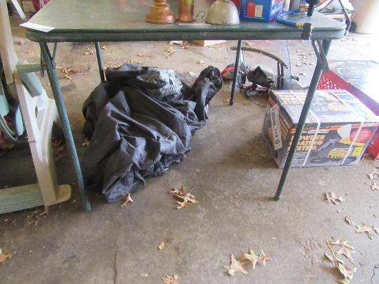 FOLDING CARD TABLE