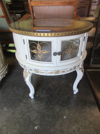 FRENCH PROVINCIAL ROUND GLASS TOP DECORATIVE TABLE